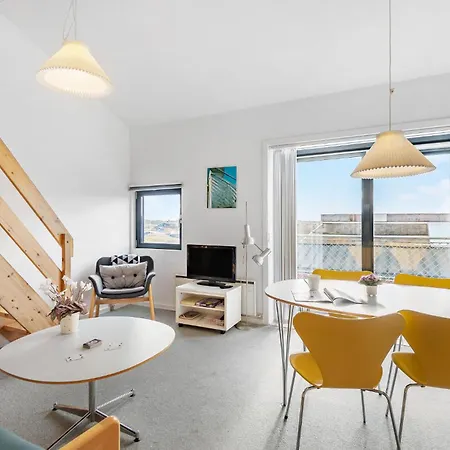 2 Bedroom Stunning In Apartment *